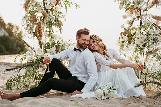 Benefits Beautiful Couple Having Their Wedding Beach