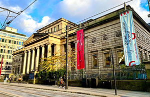 Manchester Art Gallery - Coach Hire Manchester